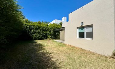 Casa en Altos de Hudson II