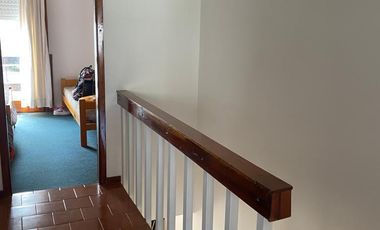 Venta de duplex tres ambientes con patio y cochera en San Bernardo del Tuyu