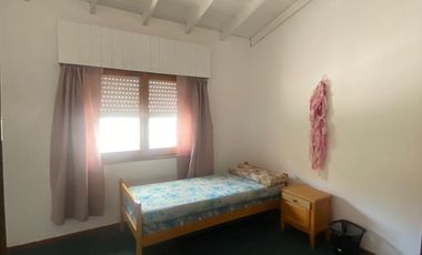 Venta de duplex tres ambientes con patio y cochera en San Bernardo del Tuyu