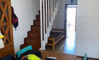 Venta de duplex tres ambientes con patio y cochera en San Bernardo del Tuyu