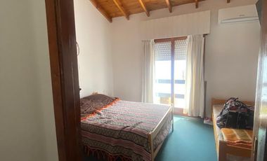 Venta de duplex tres ambientes con patio y cochera en San Bernardo del Tuyu