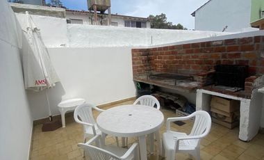 Venta de duplex tres ambientes con patio y cochera en San Bernardo del Tuyu