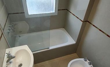 DEPARTAMENTO ALQUILER 2 AMBIENTES QUINTANA 247 4°B  C/ COCHERA (LANUS OESTE)