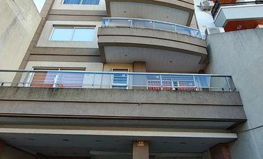 DEPARTAMENTO ALQUILER 2 AMBIENTES QUINTANA 247 4°B  C/ COCHERA (LANUS OESTE)