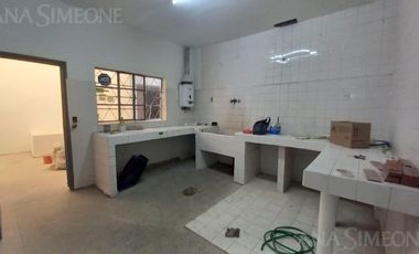 Nave Industrial con oficinas - Venta y Alquiler - Villa Martelli Vicente López