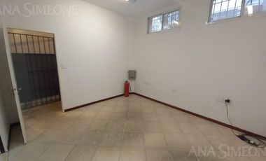 Nave Industrial con oficinas - Venta y Alquiler - Villa Martelli Vicente López