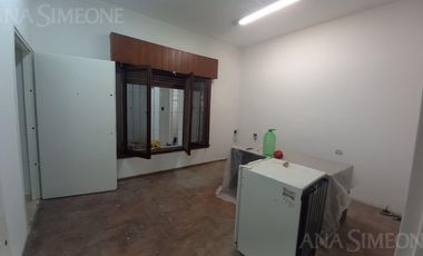 Nave Industrial con oficinas - Venta y Alquiler - Villa Martelli Vicente López
