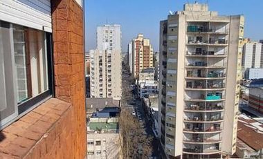 ***NUEVO PRECIO*** Impecable Depto 3 amb al frente con balcón y baulera- PLENO CORAZON DE QUILMES!!
