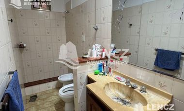 CHALET 4 AMB C/COCHERA- QUINCHO Y JARDIN. QUILMES OESTE