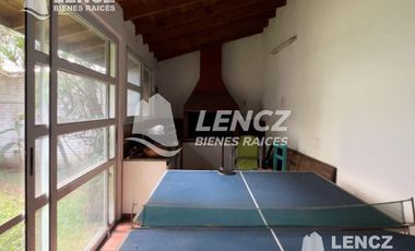 CHALET 4 AMB C/COCHERA- QUINCHO Y JARDIN. QUILMES OESTE