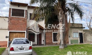 CHALET 4 AMB C/COCHERA- QUINCHO Y JARDIN. QUILMES OESTE