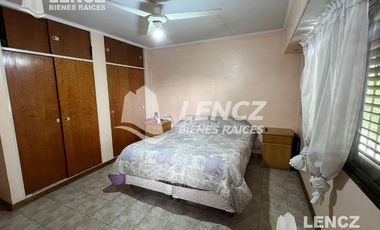 CHALET 4 AMB C/COCHERA- QUINCHO Y JARDIN. QUILMES OESTE