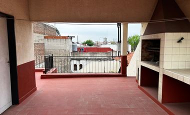 Casa en  Lanus - venta