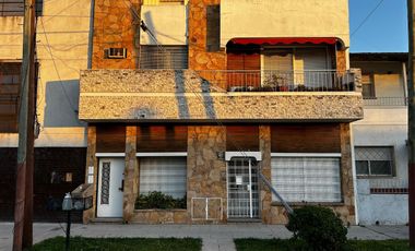 Casa en  Lanus - venta