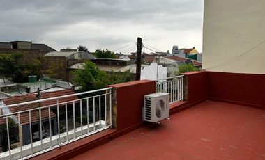 Casa en  Lanus - venta