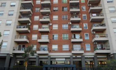 Departamento 4 ambientes con balcón y cochera San Miguel Apto Credito