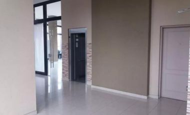 Departamento 4 ambientes con balcón y cochera San Miguel Apto Credito