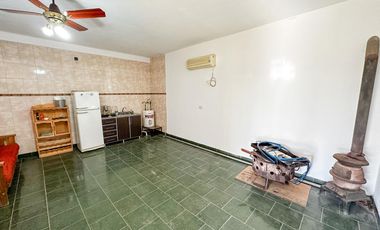 Venta Casa dos dormitorios. Coronel Dominguez.