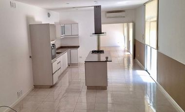 Casa en Abril Club De Campo