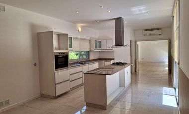 Casa en Abril Club De Campo