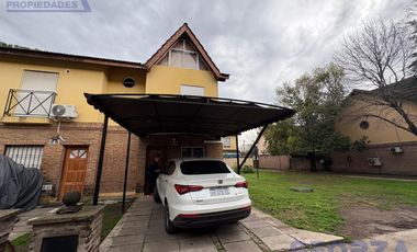 Venta triplex en Barrio cerrado