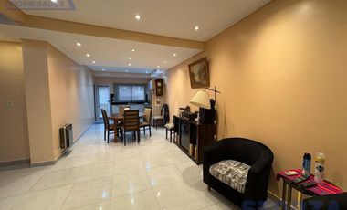 Venta triplex en Barrio cerrado