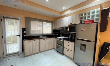 Venta triplex en Barrio cerrado