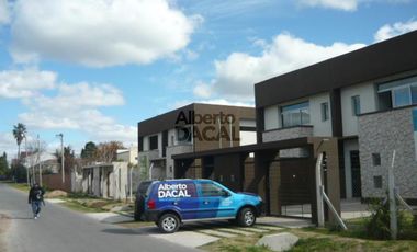 Casa en Venta en 53/5 y 6 Villa Elisa - Alberto Dacal Propiedades