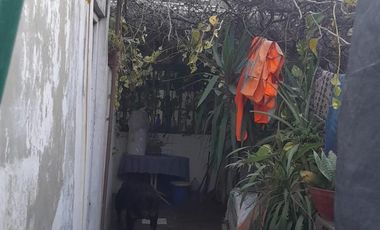 Casa al frente de 3 amb. c/garage y casa al fondo de 3 amb. c/patio