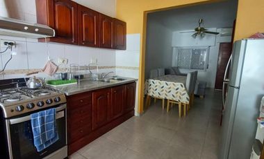 Casa al frente de 3 amb. c/garage y casa al fondo de 3 amb. c/patio