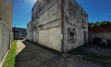 Dos amplios galpones en venta en San Miguel sobre avenida peron