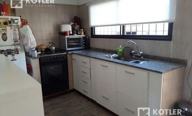 VENTA - Excelente propiedad en excelente estado - Casa - Temperley - 2 dormitorios, garage