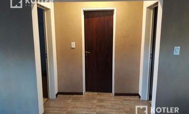 VENTA - Excelente propiedad en excelente estado - Casa - Temperley - 2 dormitorios, garage