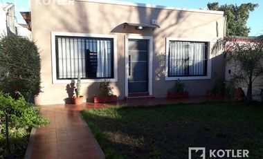 VENTA - Excelente propiedad en excelente estado - Casa - Temperley - 2 dormitorios, garage