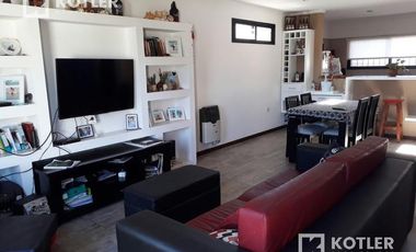 VENTA - Excelente propiedad en excelente estado - Casa - Temperley - 2 dormitorios, garage