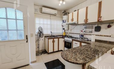 EXCELENTE DEPARTAMENTO DE 3 AMBIENTES CON COCHERA A METROS DEL CENTRO DE LOMAS DE ZAMORA