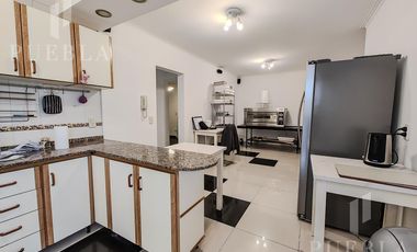 EXCELENTE DEPARTAMENTO DE 3 AMBIENTES CON COCHERA A METROS DEL CENTRO DE LOMAS DE ZAMORA