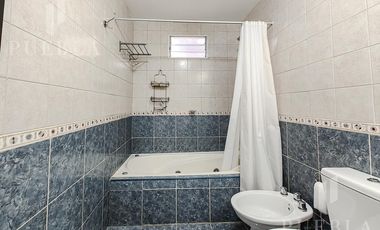 EXCELENTE DEPARTAMENTO DE 3 AMBIENTES CON COCHERA A METROS DEL CENTRO DE LOMAS DE ZAMORA