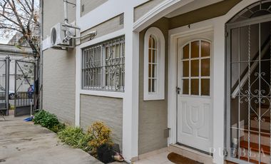 EXCELENTE DEPARTAMENTO DE 3 AMBIENTES CON COCHERA A METROS DEL CENTRO DE LOMAS DE ZAMORA