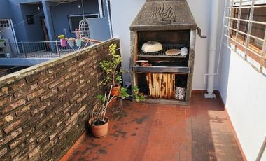 Venta Casa en 2 Plantas con Local     Garaje   Terraza – Quilmes