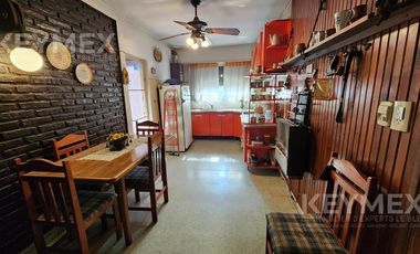 Venta Casa en 2 Plantas con Local     Garaje   Terraza – Quilmes