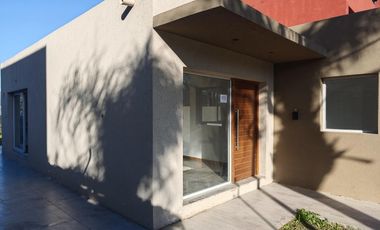 Venta casa 2 dormitorios Funes