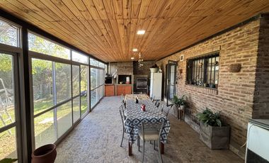 Hermosa casa de 3 dormitorios con jardin y pileta en Pueblo Esther