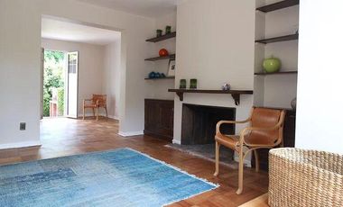 Casa en arriendo c/ estacionamiento en Jardín Del Este