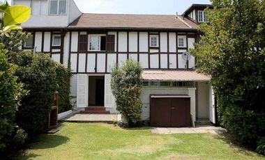 Casa en arriendo c/ estacionamiento en Jardín Del Este