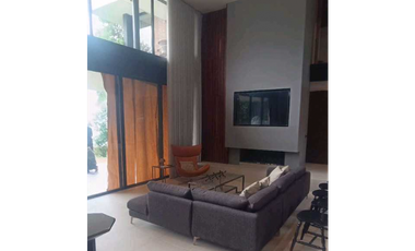 Casa con Estilo y Espectacular vista en Palmas Urbanización Exclusiva