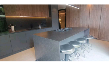 Casa con Estilo y Espectacular vista en Palmas Urbanización Exclusiva