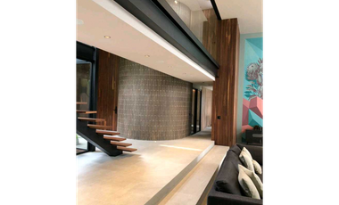 Casa con Estilo y Espectacular vista en Palmas Urbanización Exclusiva