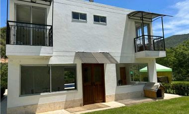 Casa con Piscina en Sopetran en Parcelacion en venta
