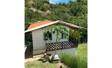 Casa con Piscina en Sopetran en Parcelacion en venta